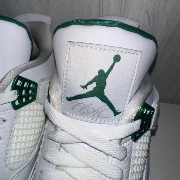 Jordan 4 Retro Metallic Green - Picture 5 of 5